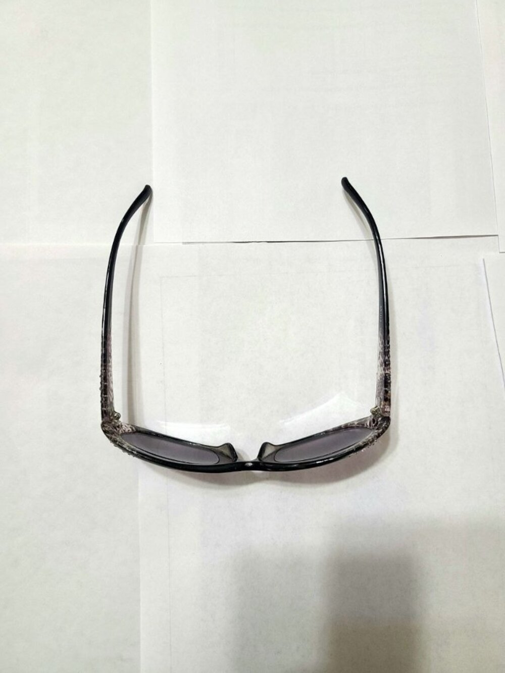Gradient Sunglasses – Patterned Frame - Picture 3 of 4